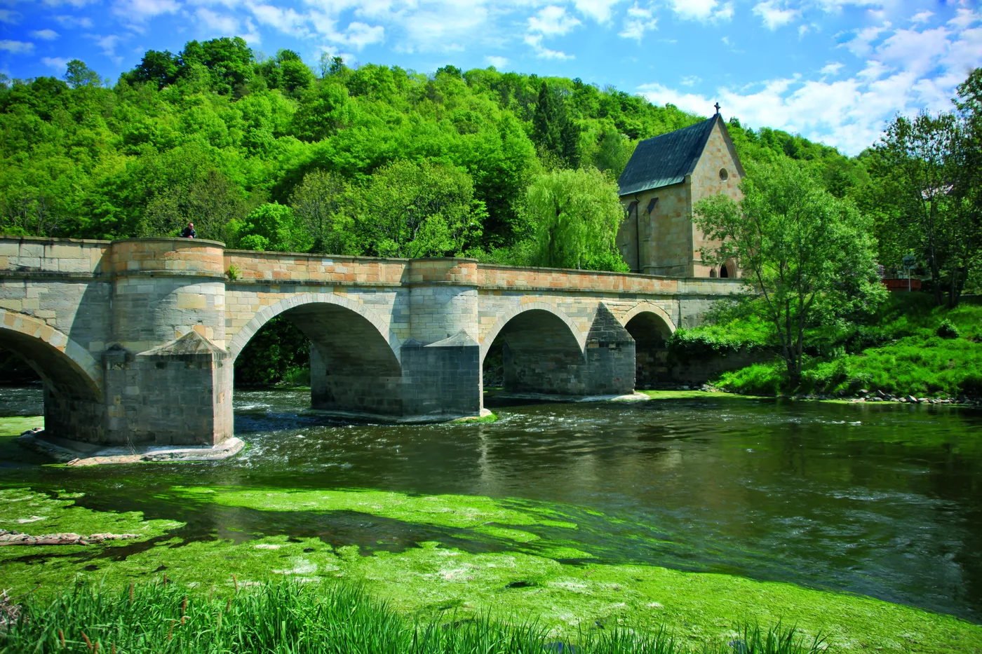 Steinerne Bogenbrücke über die Werra bei Creuzburg Steinerne Bogenbrücke über die Werra bei Creuzburg